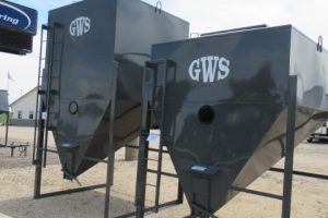 Hoge-Auctioneering_Iowa_GWS-Livestock-Feeding-Equipment_IMG_9447